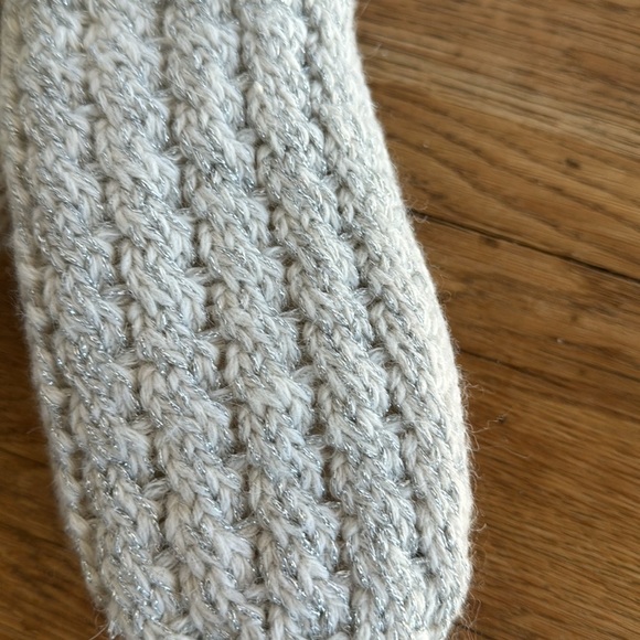 The Paper Store Winter Mittens - Picture 2 of 4